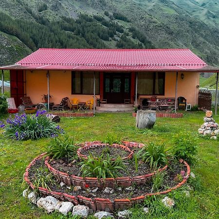 Villa Januka Garden At Sno Kazbegi Esterno foto